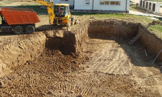 Рытье котлованов под фундамент в Дубне – цена от 2544 руб. за м3 | ИП Садыков В. Р.